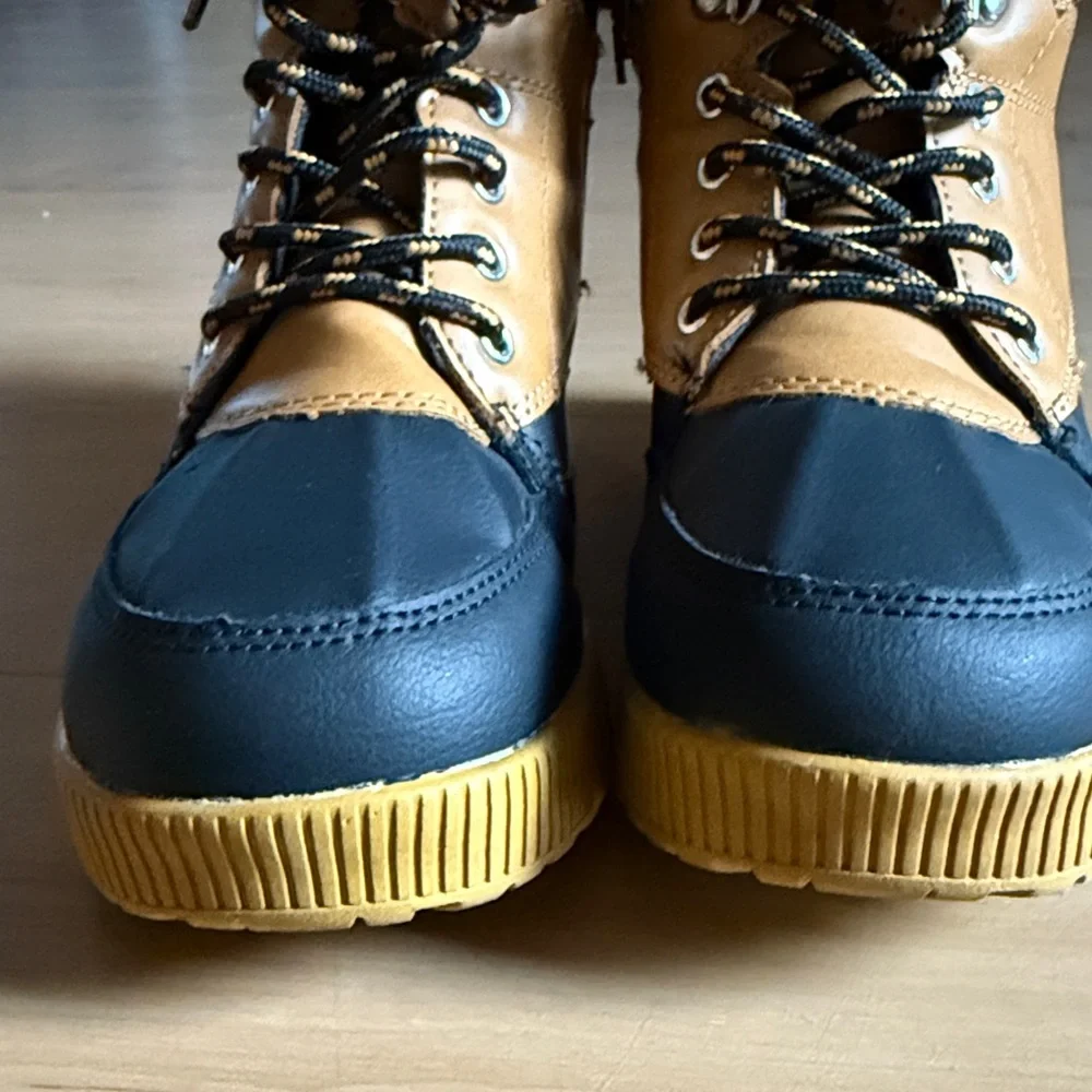 BOYS NWOT -5°F TEMPERATURE RATED WINTER SNOW BOOTS UNISEX LACE UP NAVY SIZE 2